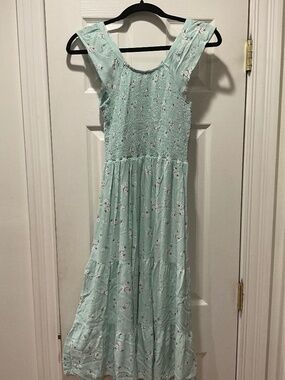 Colorful Planet Girls Sage Floral Smocked Midi Dress Size: XXL. 18/20 Pre Owned